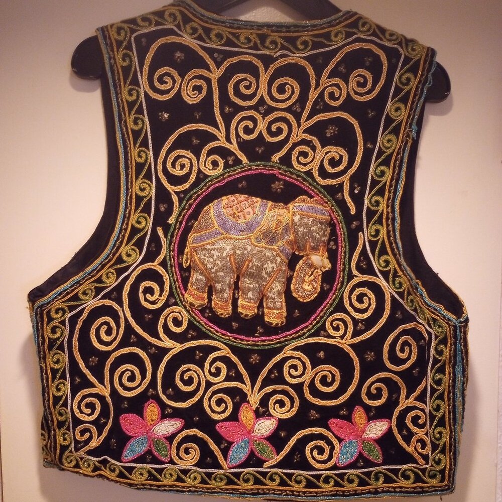 Carol Horn Work shop vintage sequin/embroidered elephant design vest! L - Picture 2 of 7